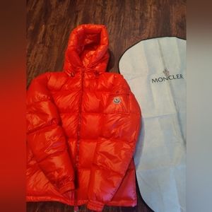 Moncler ecrin size 2 red